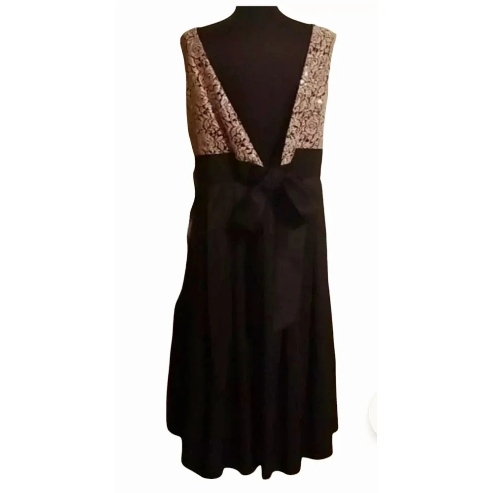 NWT $98 Women's Size 14 Macy's Sleeveless Layered  Dress Sequins‎ Bodice Bow Tie